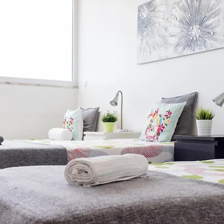 Hostel Rooms, View Of Lissabon