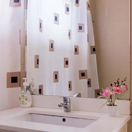 Hostel Rooms, View Of Lissabon